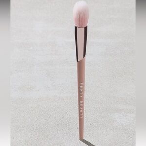 PRECISION HIGHLIGHTER BRUSH 135